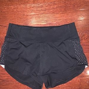 Lululemon 2.5 speed up shorts size 4